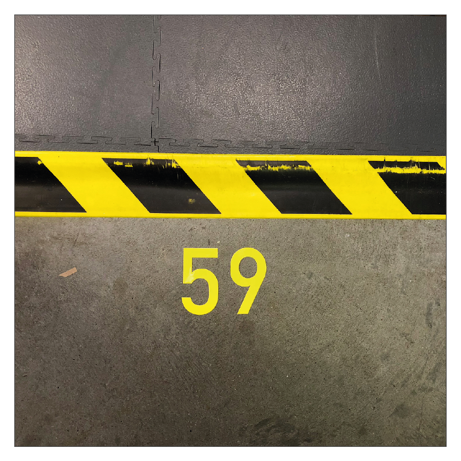 Buchstaben Bodenmarkierung zur Beschriftung von Hallenböden